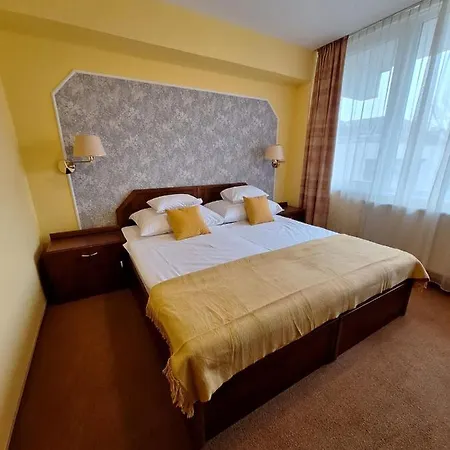 Hotel Komfort Platan