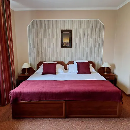 Hotel Komfort Platan Harkány