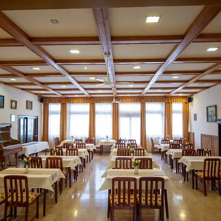 Komfort Platan 3* Harkan