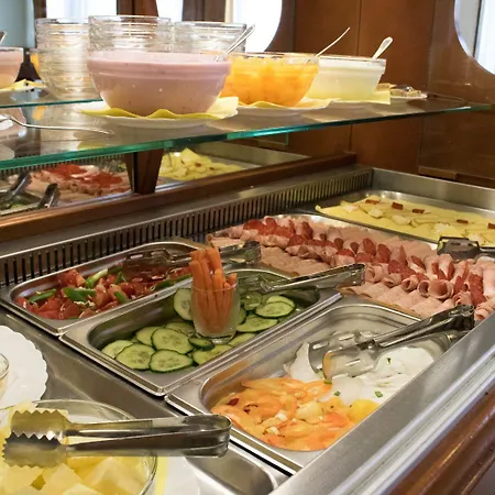 Hotel Komfort Platan 3*