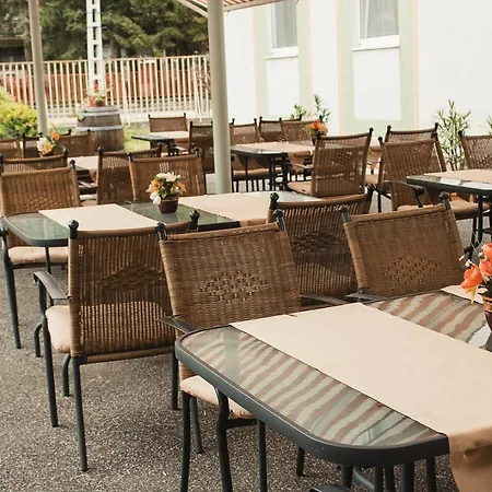Komfort Platan 3*
