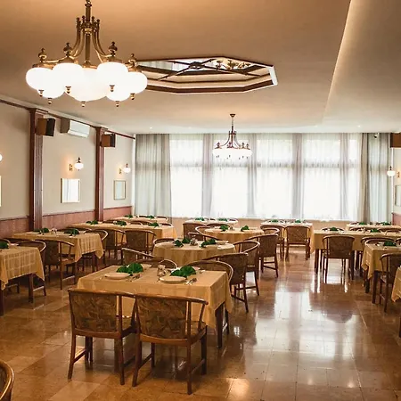 Komfort Platan Hotel